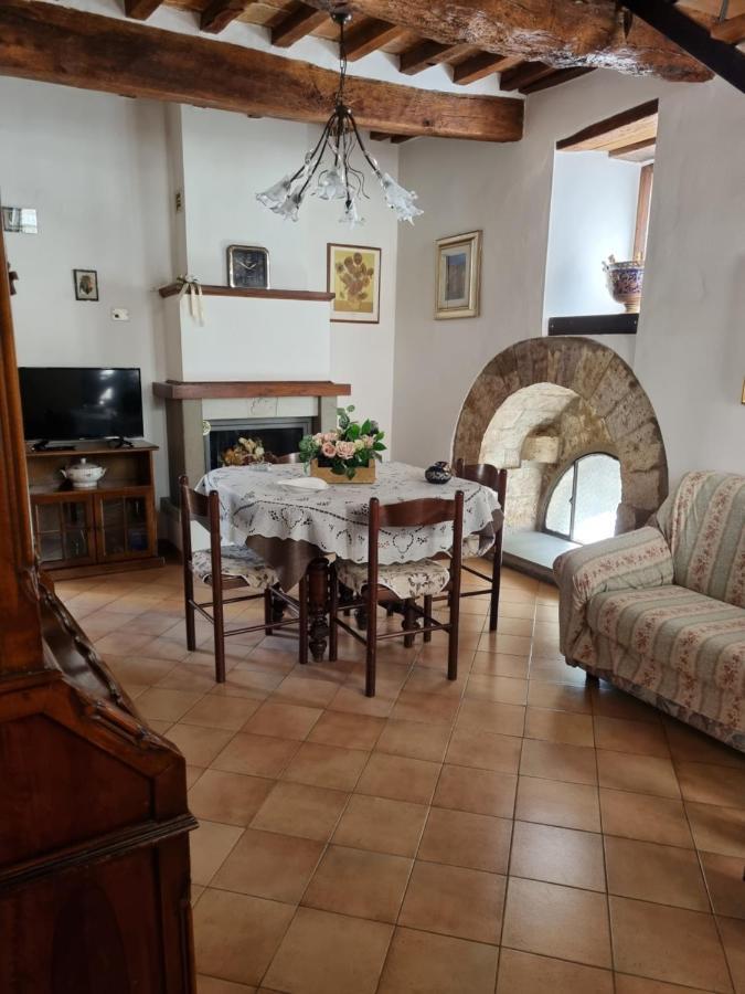 グッビオA Casa Di Cristinaアパートメント エクステリア 写真